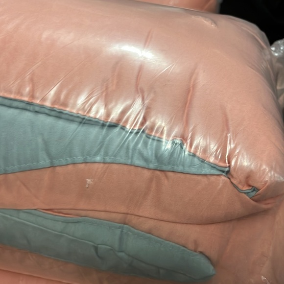 Comforter Queen 200 GSM Microfiber Filling/Lightweight Super Soft Reversible - Picture 5 of 5